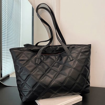 Moodne naiste kandekott Suure mahutavusega puuvillast polsterdatud rahakotid Käekotid Rhombus kaasaskantav käekott Tepitud soliidsed vaba aja reisikotid