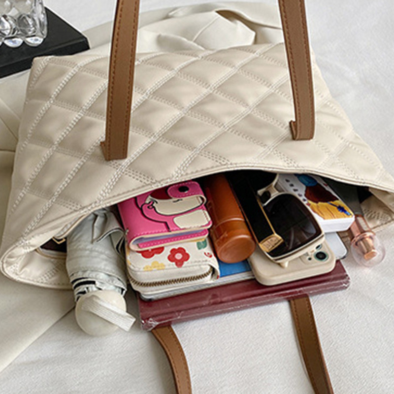 Moodne naiste kandekott Suure mahutavusega puuvillast polsterdatud rahakotid Käekotid Rhombus kaasaskantav käekott Tepitud soliidsed vaba aja reisikotid