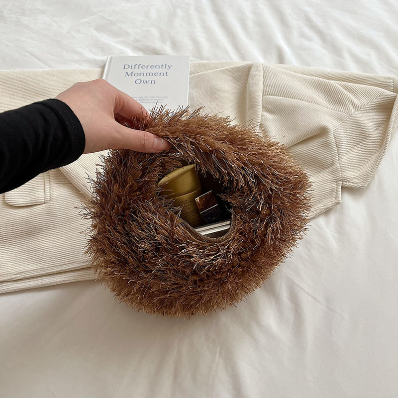 Geantă de umăr pufoasă pentru femei Geantă de mână cu lanț de modă Geantă de mână ocazională drăguță cu ciucuri Poșetă versatilă de toamnă și iarnă Y2K