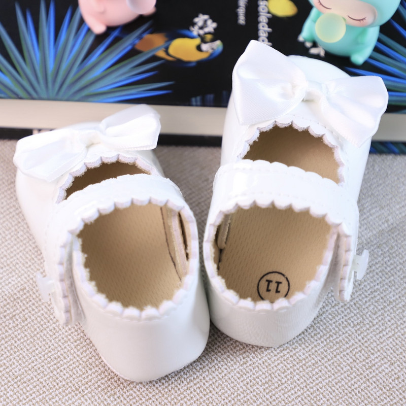 Beebi väikelaste kingad Beebitüdruku esimene paar esijalatseid Moodsad hingavad Mary Jane Elegantsed jalatsid.