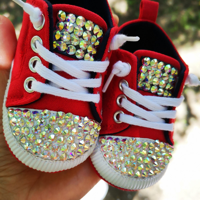 QYFLYXUE Χειροποίητο Pearl Diamond Baby Νεογέννητα παπούτσια πριγκίπισσας κορίτσι μικρό παιδί αγόρι μαλακό βαμβακερό slip casual πάνινα παπούτσια για κορίτσια