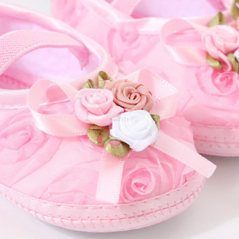 Нови бебешки обувки Комплект ленти за глава Сладки цветя Обувки за малки деца за момичета Мека подметка Противоплъзгащи се обувки за момичета Първи проходилки за деца 0-18 м