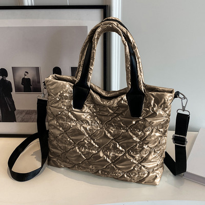 Γυναικεία καπιτονέ με επένδυση από νάιλον επάνω λαβή Διαστημική τσάντα σχεδιαστής τσάντα ταξιδιού μεγάλης χωρητικότητας Γυναικεία τσάντα ώμου με επένδυση με πούπουλα