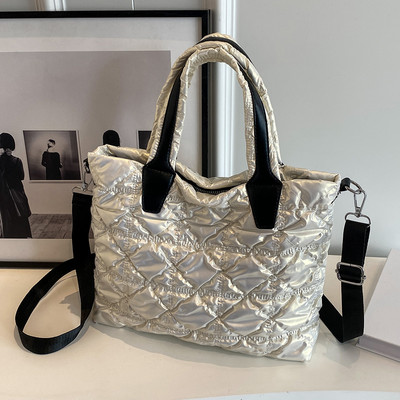 Γυναικεία καπιτονέ με επένδυση από νάιλον επάνω λαβή Διαστημική τσάντα σχεδιαστής τσάντα ταξιδιού μεγάλης χωρητικότητας Γυναικεία τσάντα ώμου με επένδυση με πούπουλα