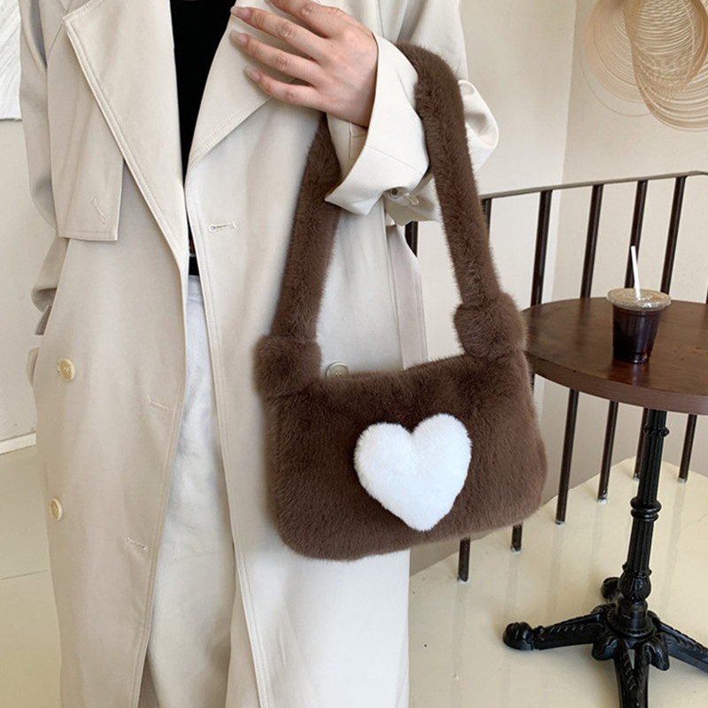 Πολυτελής ψεύτικη γούνα Love Heart Γυναικείες μικρές τσάντες Χνουδωτές βελούδινες γυναικείες τσάντες ώμου με αλυσίδα μόδας Γυναικείο γούνινο καθημερινό τσαντάκι συμπλέκτη