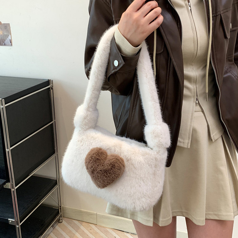 Πολυτελής ψεύτικη γούνα Love Heart Γυναικείες μικρές τσάντες Χνουδωτές βελούδινες γυναικείες τσάντες ώμου με αλυσίδα μόδας Γυναικείο γούνινο καθημερινό τσαντάκι συμπλέκτη