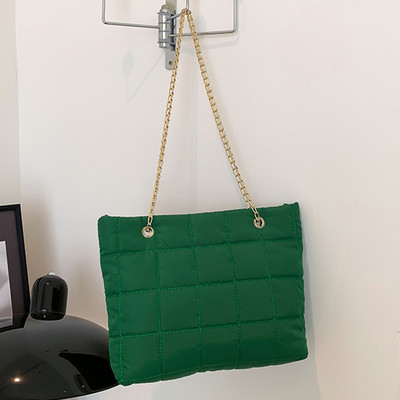 Geantă căptușită cu lanț pentru femei