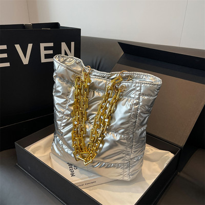 Új Space Down pamut luxus dizájner kézitáska Téli párnázott válltáskák nőknek Őszi puffer Tote Trend Puffy Crossbody táska