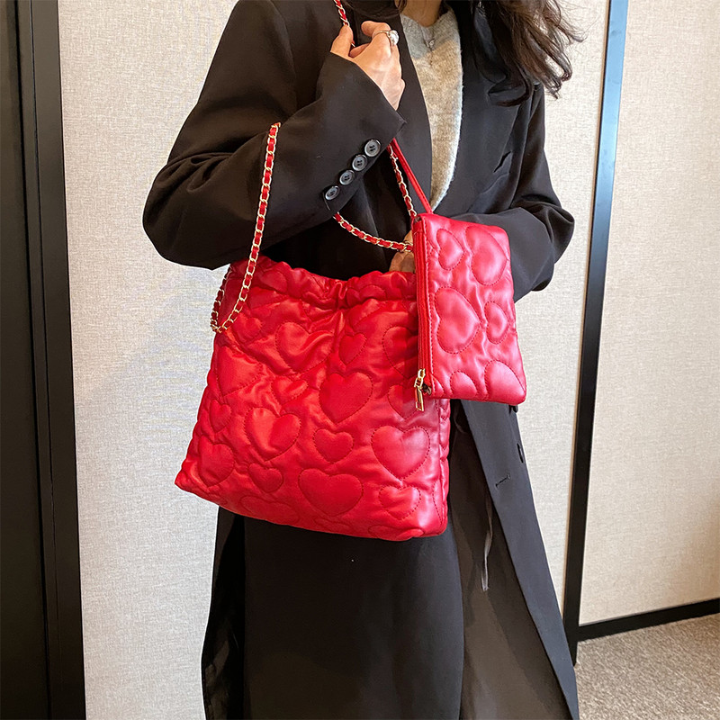 Geantă de mână matlasată cu inimă pentru femei Geantă de mână versatilă, moale, de mare capacitate, cu o poșetă asortată