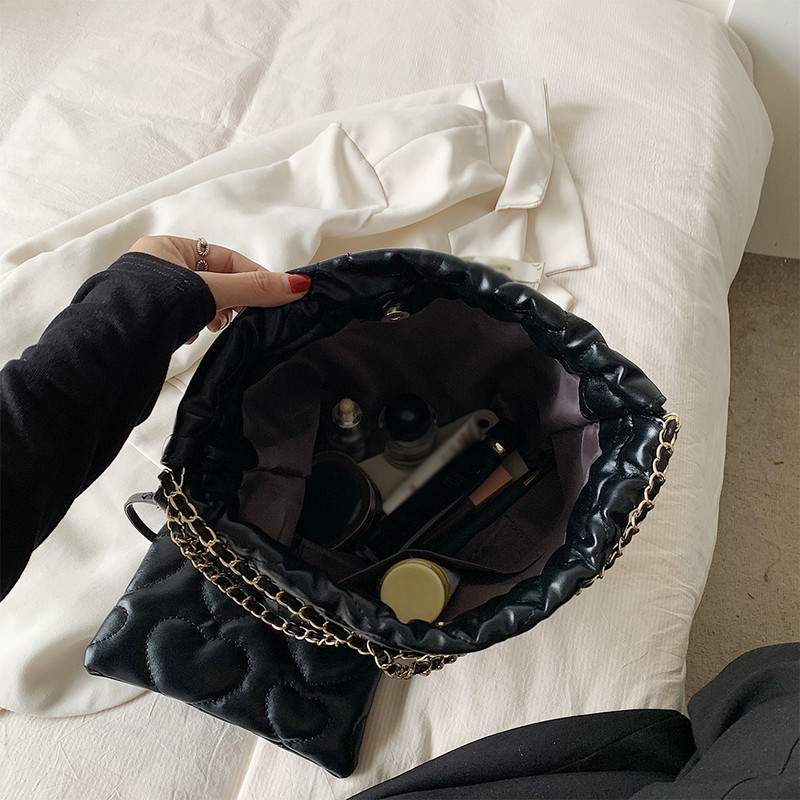 Geantă de mână matlasată cu inimă pentru femei Geantă de mână versatilă, moale, de mare capacitate, cu o poșetă asortată