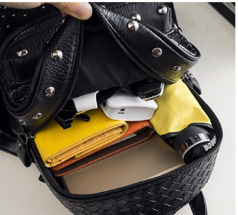 Νέα Luxury Fashion Trend Δερμάτινο σακίδιο πλάτης Γυναικείες τσάντες ώμου Γυναικείο σχέδιο με πριτσίνια Τσάντες ώμου Γυναικείες Casual υφασμένα σχέδια Ταξιδιωτικά μικρά σακίδια