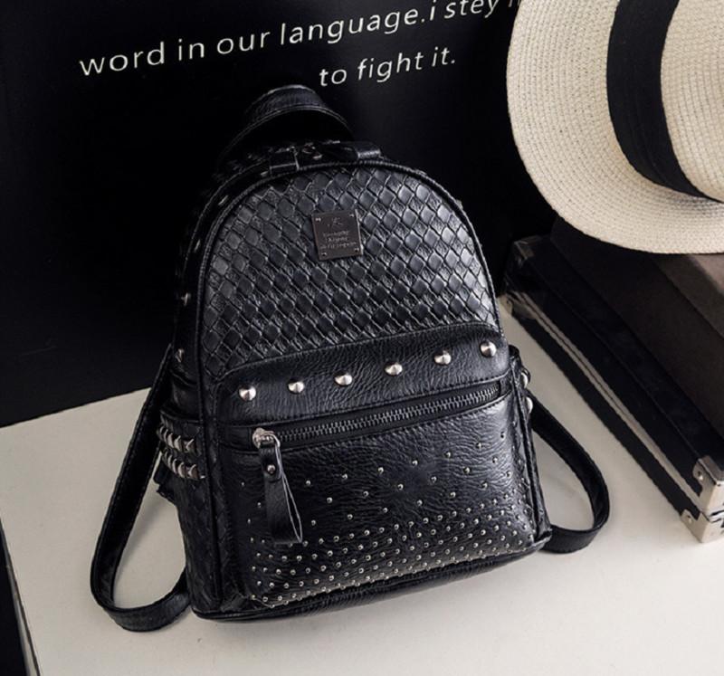 Νέα Luxury Fashion Trend Δερμάτινο σακίδιο πλάτης Γυναικείες τσάντες ώμου Γυναικείο σχέδιο με πριτσίνια Τσάντες ώμου Γυναικείες Casual υφασμένα σχέδια Ταξιδιωτικά μικρά σακίδια