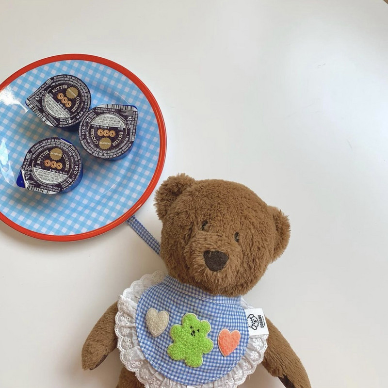 INS Cute Love Bear Pet Slobber Bib Hímzett Macska Kutya Előke Pomerániai Teddy Dog Kiegészítők Kis kutyáknak Cica kiegészítők