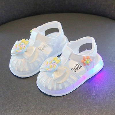 Nyári LED-lámpás babaszandálok, divatos, aranyos édesség virágok, puha talpú kisgyermekcipők, üreges, izzó, hercegnős szandálok