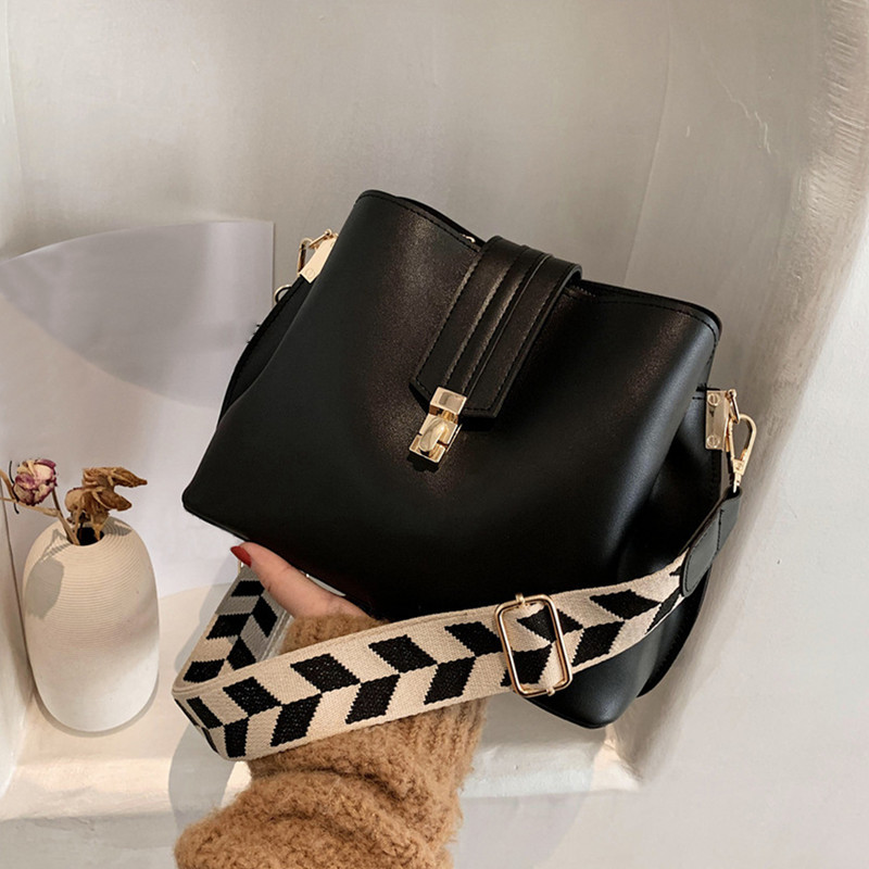 Vintage jednostavna mala PU kožna torba preko ramena za žene 2023. Dizajnerska modna ženska luksuzna crna torbica na rame torbica