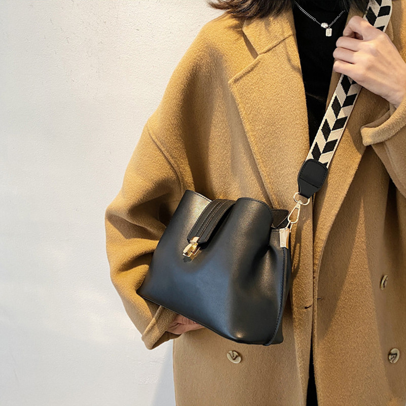 Vintage jednostavna mala PU kožna torba preko ramena za žene 2023. Dizajnerska modna ženska luksuzna crna torbica na rame torbica