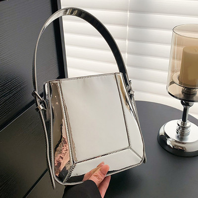 Ženska sjajna torba preko ramena za 2023. Luksuzna dizajnerska PU torba ispod pazuha Torba velikog kapaciteta Jednostavna ženska putnička torba
