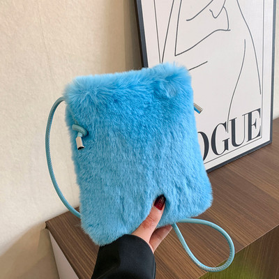 Pehme kandekott naistele kohev käekott Rahakott Kunstkarusnahast udune Crossbody kott Talvine karvane õlakott Vabaaja naiste telefonikott Uus