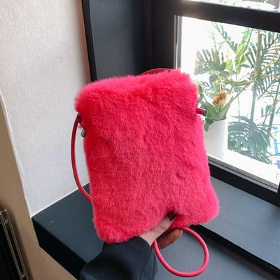 Pehme kandekott naistele kohev käekott Rahakott Kunstkarusnahast udune Crossbody kott Talvine karvane õlakott Vabaaja naiste telefonikott Uus