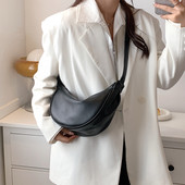 Vienkrāsains krūšu soma sievietēm Lielas ietilpības ceļojumu Crossbody Sieviešu Half Moon jostas soma Sieviešu ikdienas Street Fanny Packs Somiņas