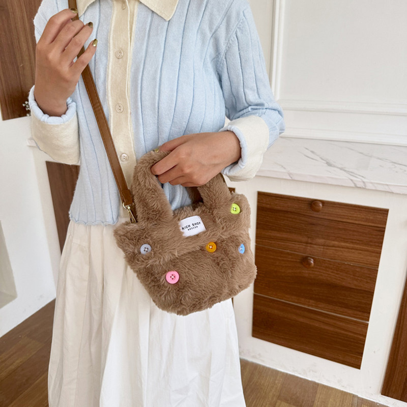 Zimska modna velika torba od umjetnog krzna Mekana topla pahuljasta ručna torbica Moderna dizajnerska mala torbica visoke kvalitete Ženske plišane torbice