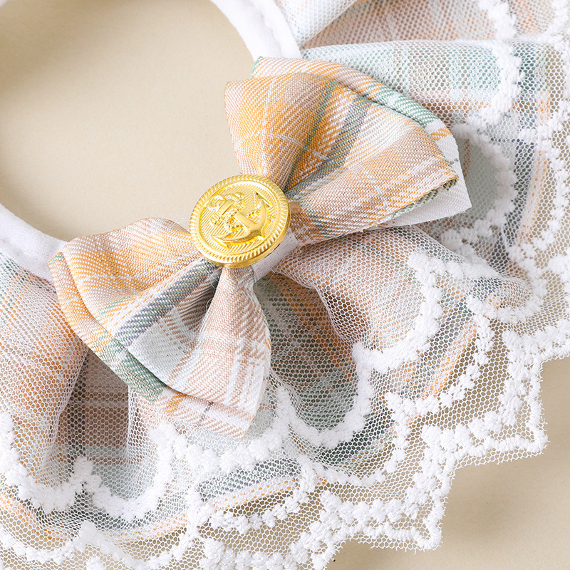 Naminiams gyvūnėliams su antkrūtiniu šuns katės apykaklė Nėriniai su antkrūtiniu skara karoliai triušio kaklo skara su peteliškės varpelio ornamentu naminių gyvūnėlių kostiumų reikmenims