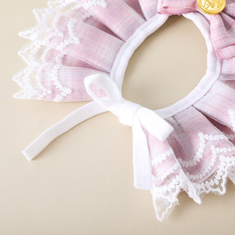 Naminiams gyvūnėliams su antkrūtiniu šuns katės apykaklė Nėriniai su antkrūtiniu skara karoliai triušio kaklo skara su peteliškės varpelio ornamentu naminių gyvūnėlių kostiumų reikmenims