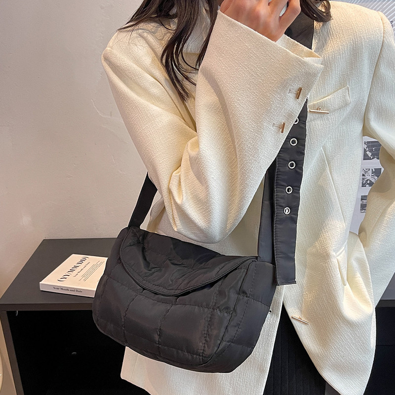 Γυναικείες μοδάτες καπιτονέ τσάντες 2023 Φθινόπωρο Χειμώνας Νέες χιαστί τσάντες για κορίτσια Casual tote Γυναικεία τσάντα ώμου με βαμβακερή επένδυση