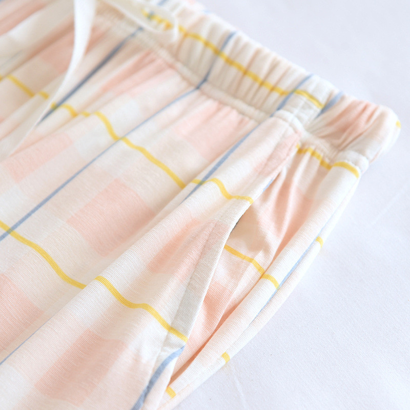 Fdfklak uued naiste suvised ruudulised püksid.