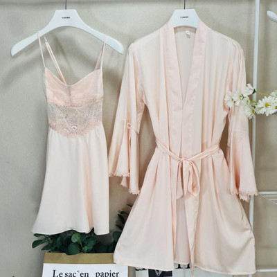 Vasaras dāma, 2 gab