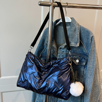 Γυναικεία Puffer Tote Bag Sparkle Quilted Hobo Bag with Pom Poms fluffy satchel bag Ελαφρύ, ευέλικτο, περιστασιακή χειμερινή τσάντα αγορών