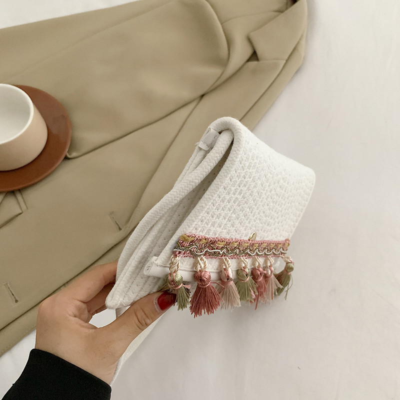 Γυναικεία τσάντα ώμου Πόρπη από άχυρο Πορτοφόλι αποθήκευσης Φούντα Σύγκρουση χρωμάτων για ταξίδια/ ραντεβού/και αγορές