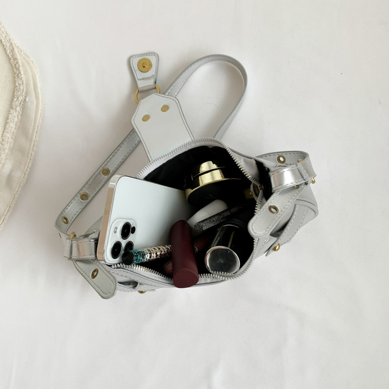 Γυναικεία τσάντα ώμου PU Δερμάτινες τσάντες Messenger Y2K Τσάντα αγορών με μοντέρνο στυλ για κορίτσια Τσάντα τσάντα χιαστί με πριτσίνια