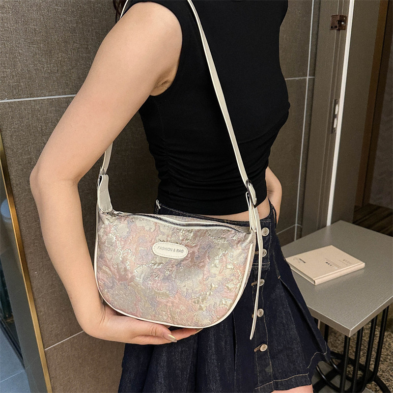 Geantă din piele pentru femei. Genți de vară