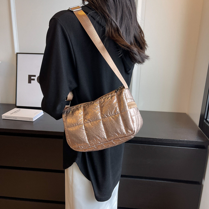 Sivler Malá ležérna prešívaná nylonová kabelka cez rameno pre ženy 2023 Nové trendy kabelky Dizajnérska polstrovaná plus bavlnená crossbody kabelka