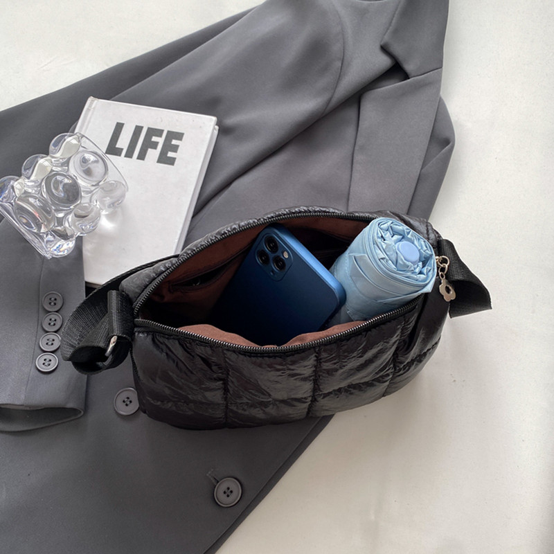 Sivler Malá ležérna prešívaná nylonová kabelka cez rameno pre ženy 2023 Nové trendy kabelky Dizajnérska polstrovaná plus bavlnená crossbody kabelka