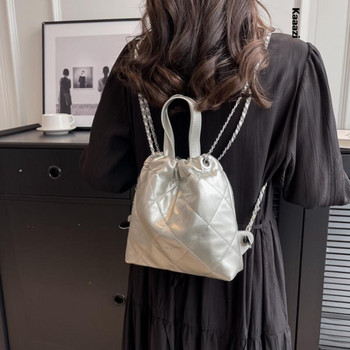 Ευέλικτο σακίδιο πλάτης με αλυσίδα 2023 Καλοκαίρι Νέα μόδα πολυτελής τσάντα σχεδιαστή υψηλής ποιότητας casual γυναικεία δερμάτινη τσάντα ώμου Pu