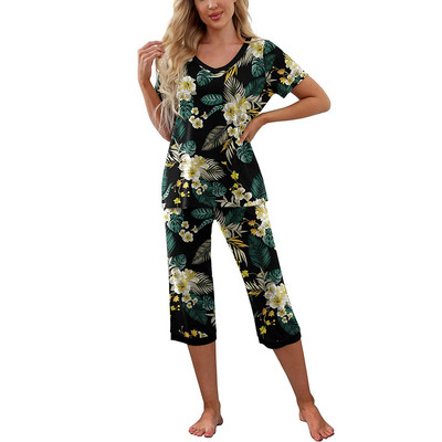 Naiste suvine pidžaamakomplekt lühikeste varrukatega V-kaelusega T-särk + Capri püksid magamisriided kodurõivad kontrastvärvi/lilledega/leopardi salongiülikonnad
