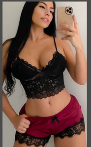 Set de pijamale pentru femei Set două piese din dantelă camisol din mătase de gheață Top de vară sexy fără mâneci pantaloni scurți cu talie elastică pentru femei Îmbrăcăminte de acasă NOU