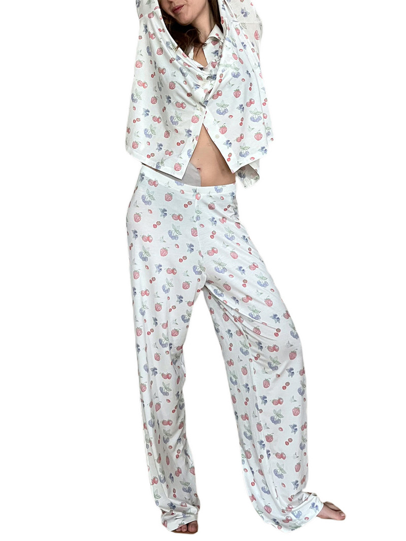 Set de pijamale cu imprimeu floral pentru femei, cu top cu mâneci scurte și pantaloni capri - îmbrăcăminte confortabilă pentru o seară relaxantă