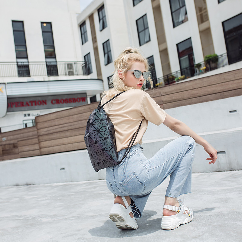 Uued naiste nööriga seljakotid Holograafiline kott Naiste helendav geomeetriline seljakott teismelistele tüdrukutele Koolikott Rannakott Bao