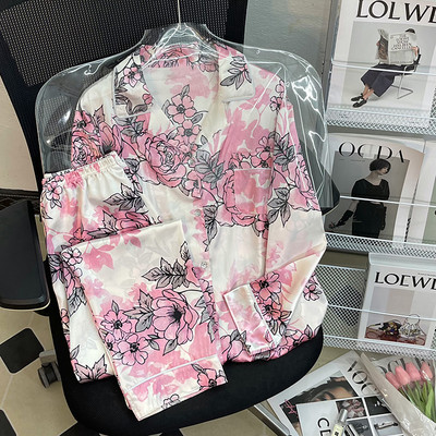 Pižamos Moteriška šilkinė pižama ilgomis rankovėmis pižamos pižamos kostiumas su gėlėmis margintas Aukštos kokybės ledinis šilkas gali būti dėvimas lauke namuose Pižama