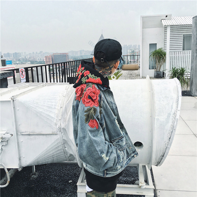 Ανοιξιάτικα νέα ανδρικά ρούχα τζιν μπουφάν 3D ροζ λουλούδι κέντημα Vintage παλτό ξεφτισμένο με τρύπα High Street Hip Hop Outerwear