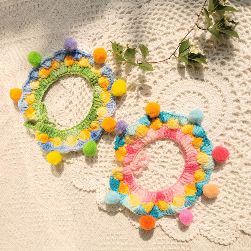 Κολάρο γάτας κατοικίδιου σκύλου με ντεγκραντέ μπαλάκι ουράνιου τόξου Χειροποίητο γιακά σκύλου μπαντάνα Πλεκτό γιακά γατάκι Πλεκτό κουκλίστικο σαλιάρα