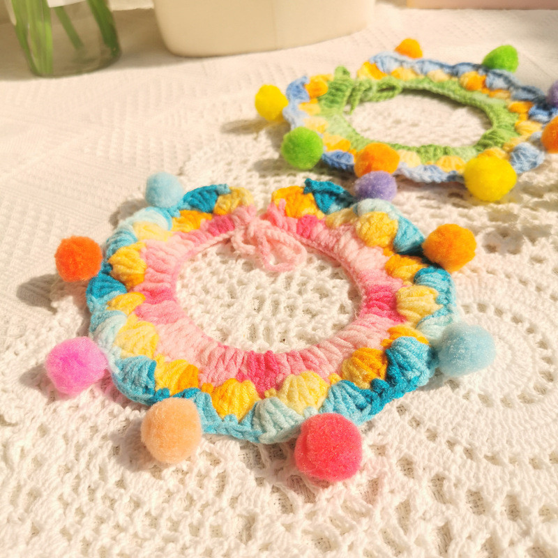 Κολάρο γάτας κατοικίδιου σκύλου με ντεγκραντέ μπαλάκι ουράνιου τόξου Χειροποίητο γιακά σκύλου μπαντάνα Πλεκτό γιακά γατάκι Πλεκτό κουκλίστικο σαλιάρα