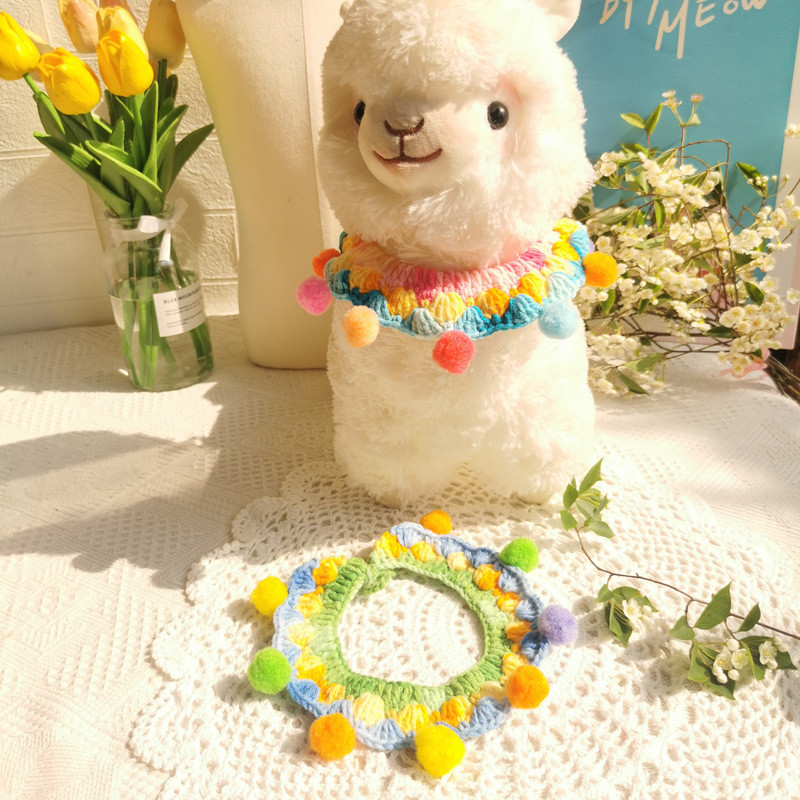 Κολάρο γάτας κατοικίδιου σκύλου με ντεγκραντέ μπαλάκι ουράνιου τόξου Χειροποίητο γιακά σκύλου μπαντάνα Πλεκτό γιακά γατάκι Πλεκτό κουκλίστικο σαλιάρα