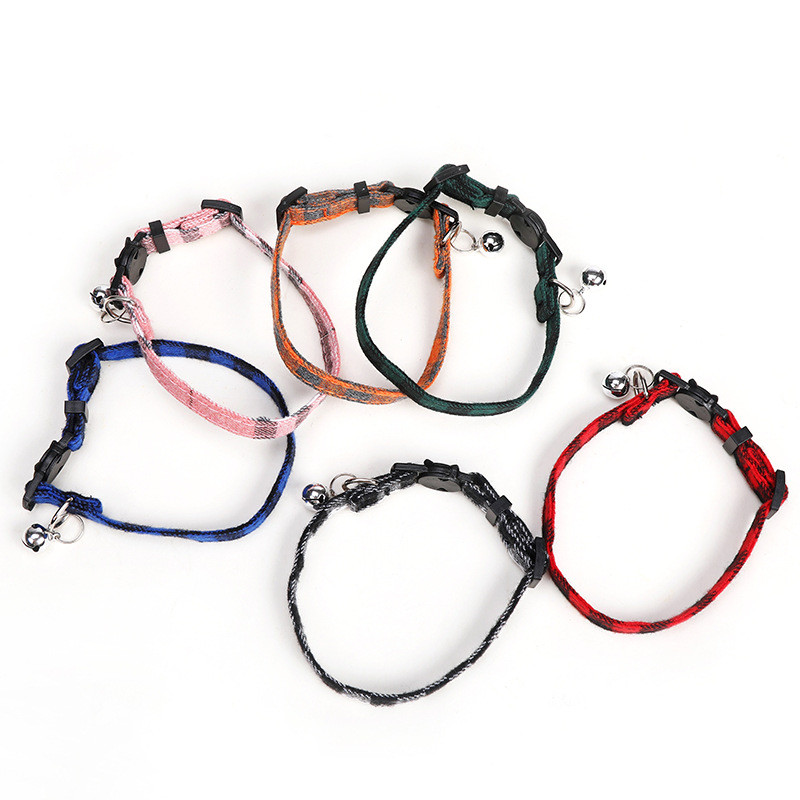 Colier pentru animale de companie de Crăciun Curea reglabilă Accesorii pentru câini pentru guler pentru câini papion pisică guler pentru animale de companie papion clopoțel cățel cravată în carouri