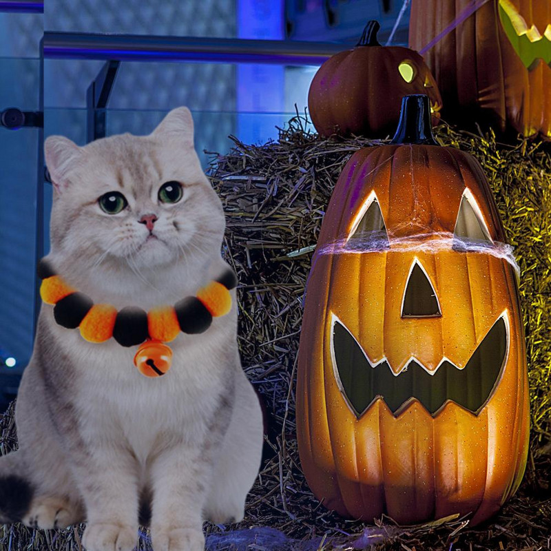 Guler pentru pisici decorat cu clopote Manopera rafinata Guler pentru animale de companie Guler rafinat pentru animale de companie de Halloween Colier cu bile de pluș pentru confort