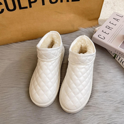 Uued naiste saapad Kerged talvised soojad plüüsis poolsaapad Lamedad veekindlad vabaaja naiste lumesaapad Slip On Shoe Palus jalatsid