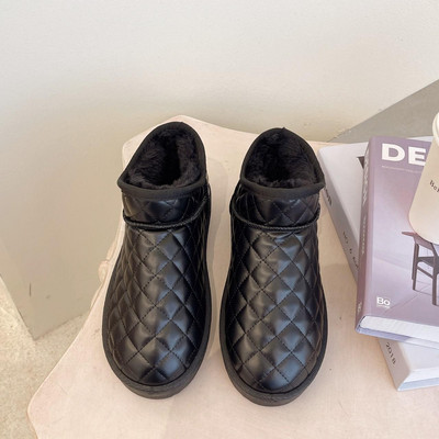 Uued naiste saapad Kerged talvised soojad plüüsis poolsaapad Lamedad veekindlad vabaaja naiste lumesaapad Slip On Shoe Palus jalatsid